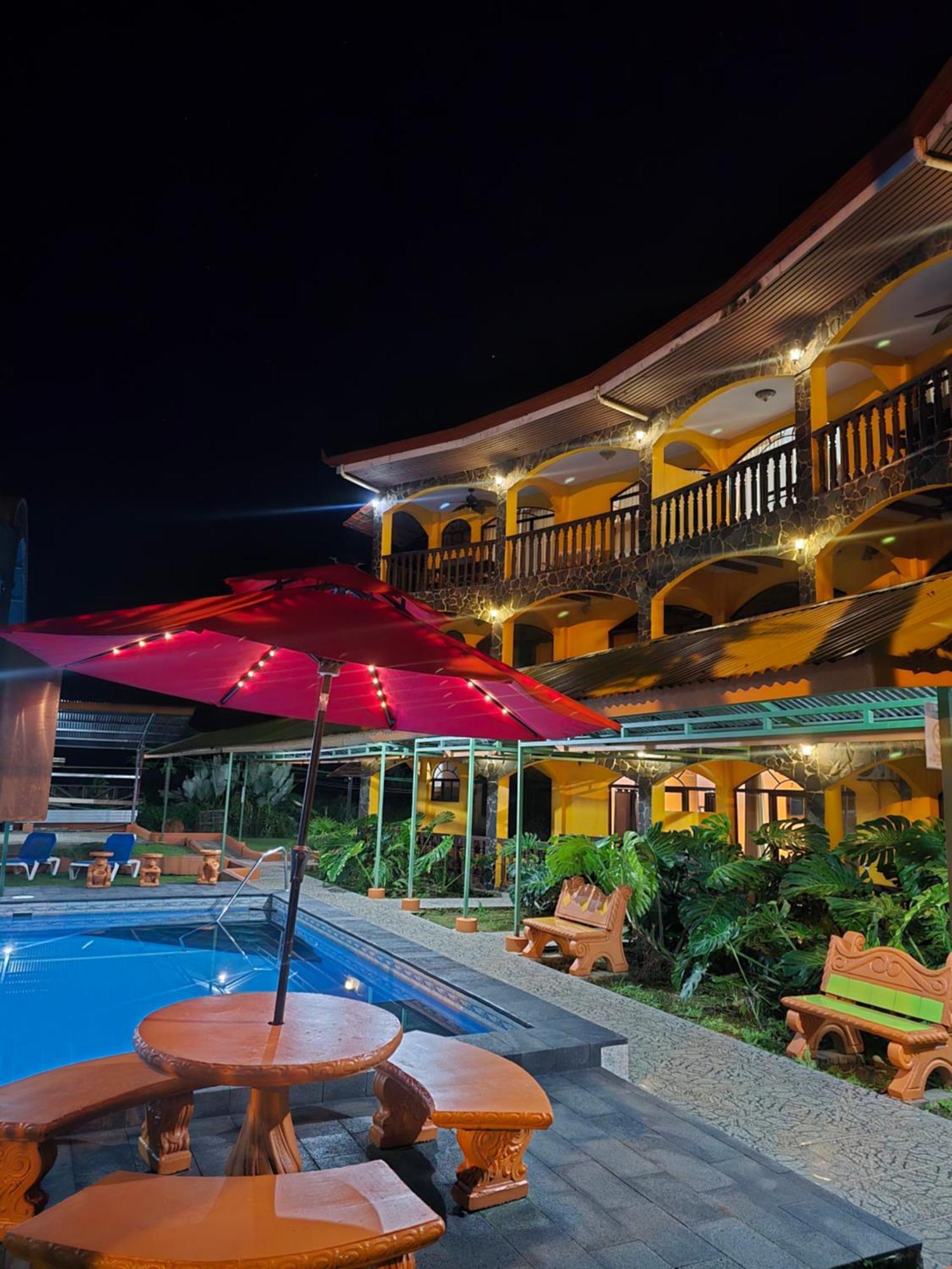 Apartahotel Playa Luna Uvita Buitenkant foto