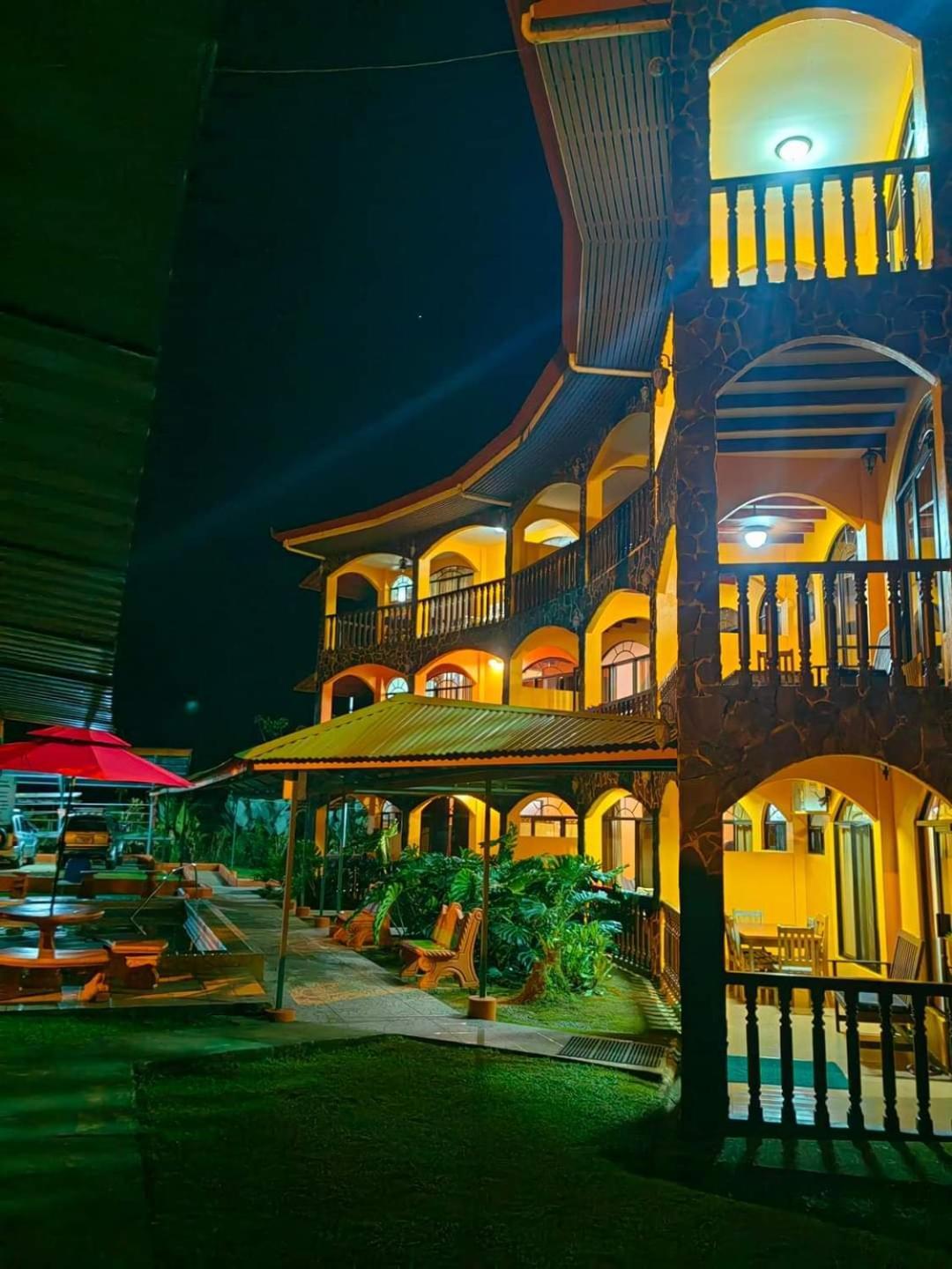 Apartahotel Playa Luna Uvita Buitenkant foto